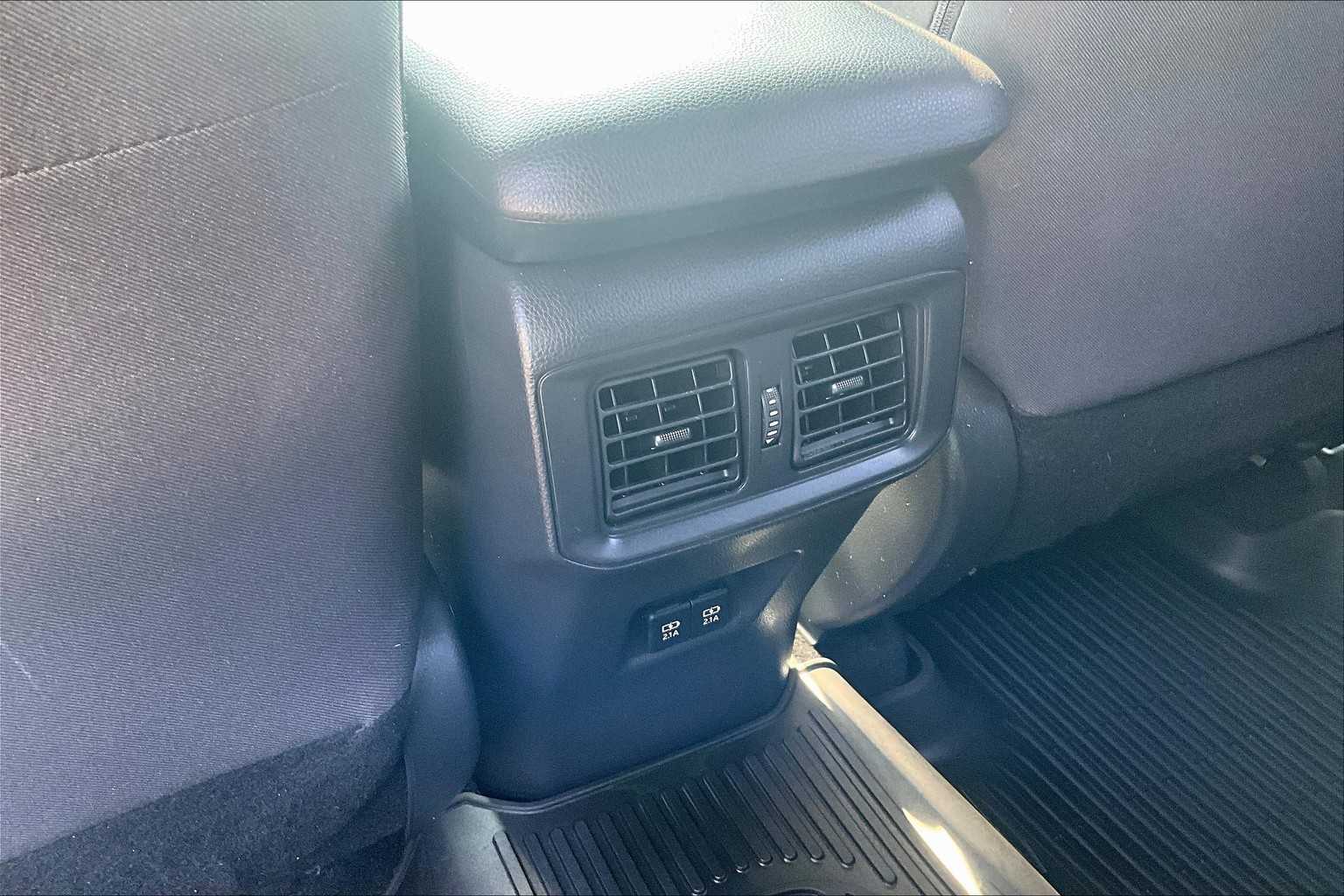 2021 Toyota RAV4 Prime SE - Photo 28