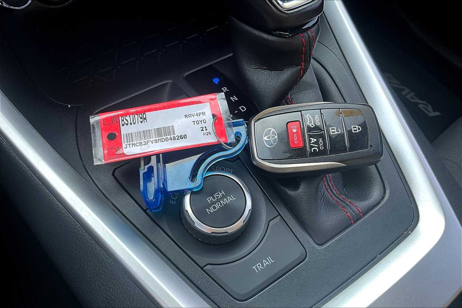 2021 Toyota RAV4 Prime SE - Photo 31