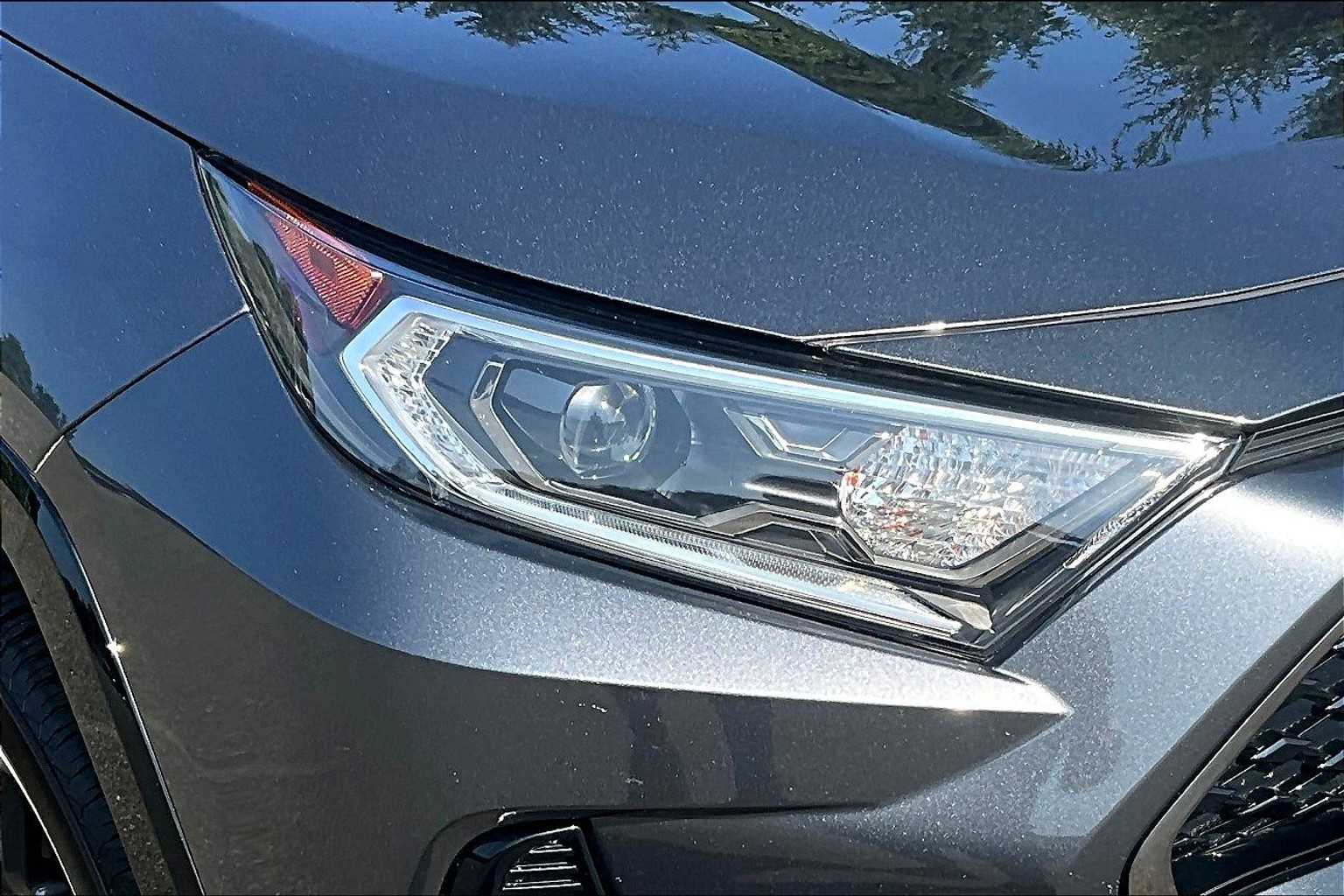 2021 Toyota RAV4 Prime SE - Photo 32