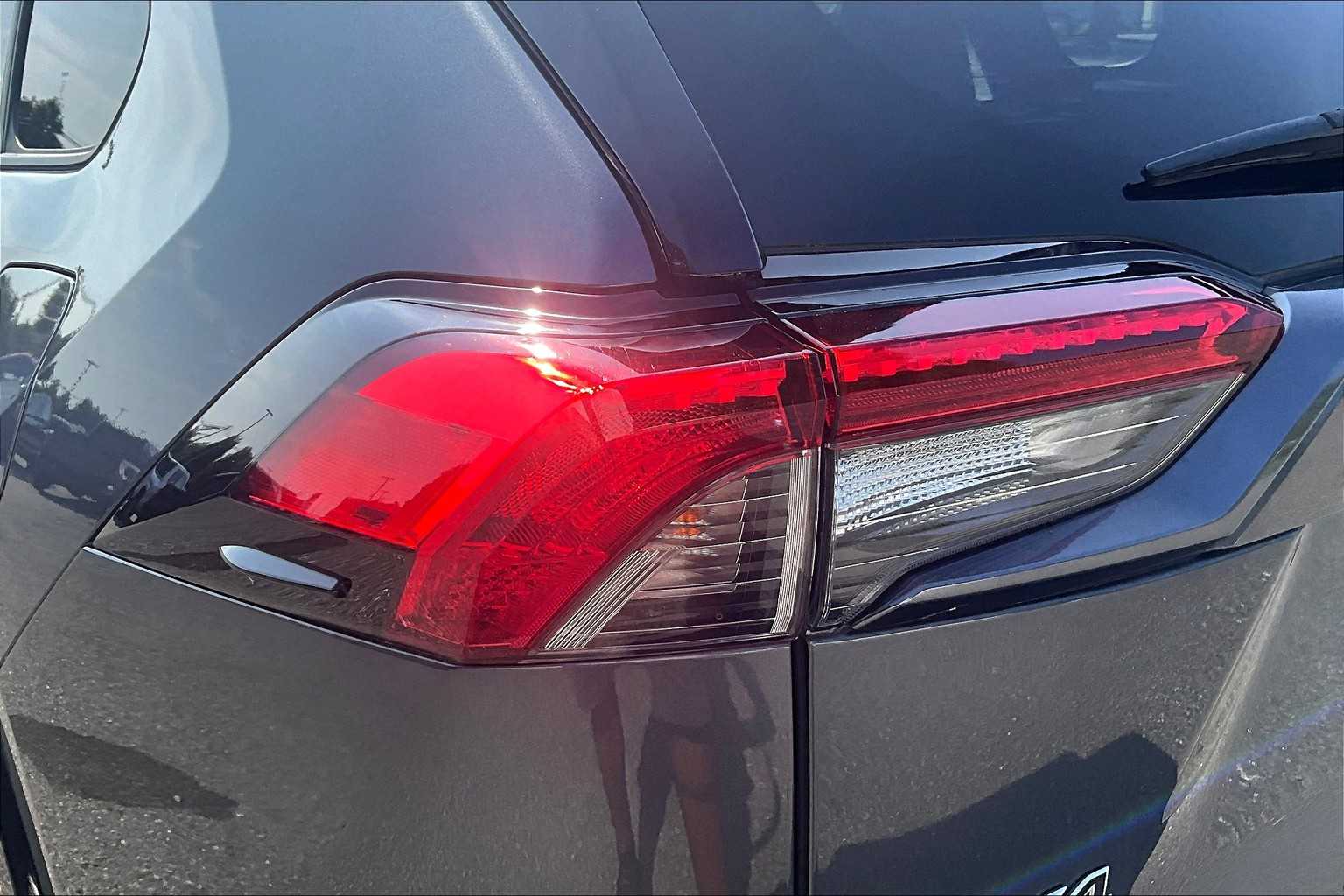 2021 Toyota RAV4 Prime SE - Photo 34