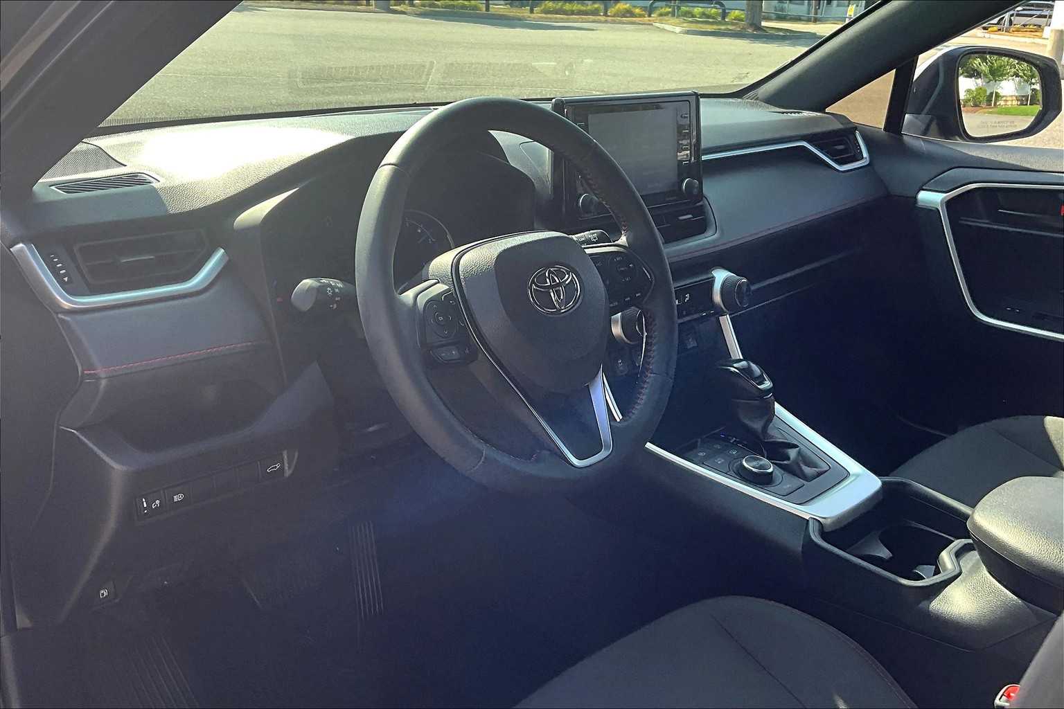 2021 Toyota RAV4 Prime SE - Photo 8