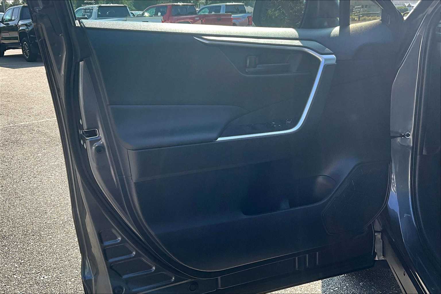 2021 Toyota RAV4 Prime SE - Photo 9