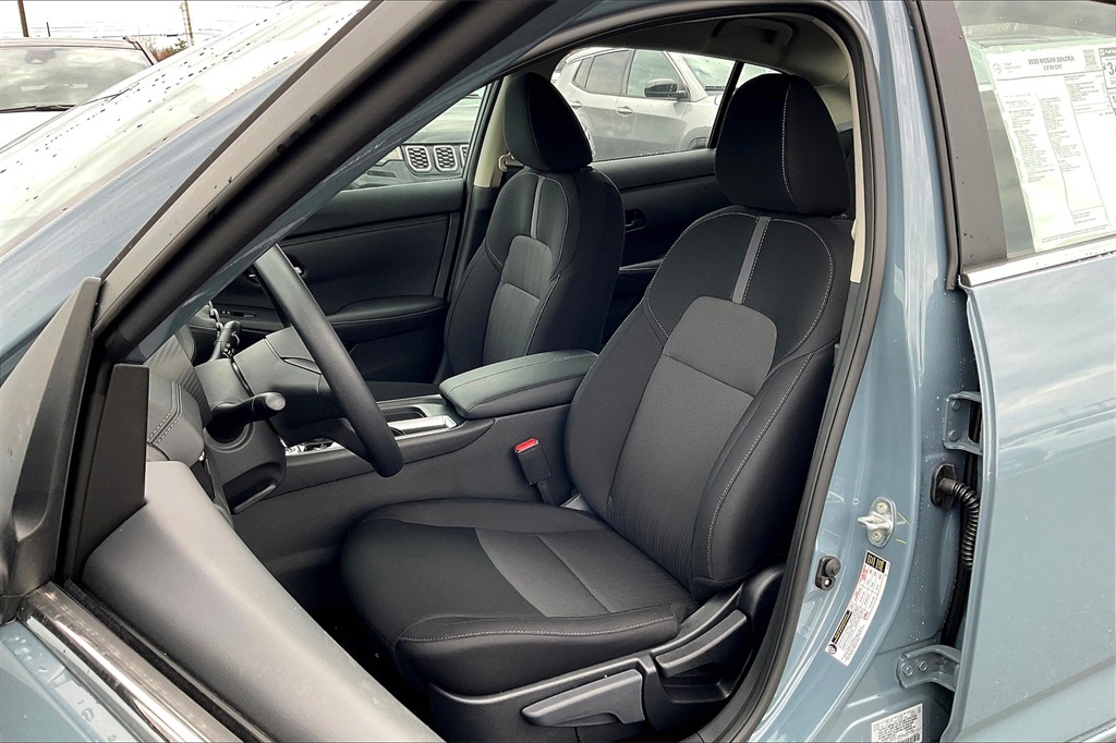 2025 Nissan Sentra SV - Photo 11