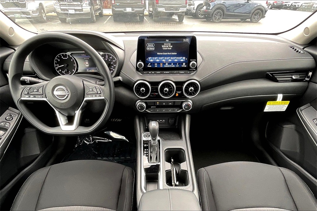 2025 Nissan Sentra SV - Photo 12