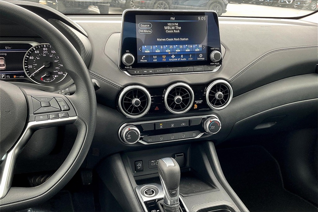 2025 Nissan Sentra SV - Photo 13