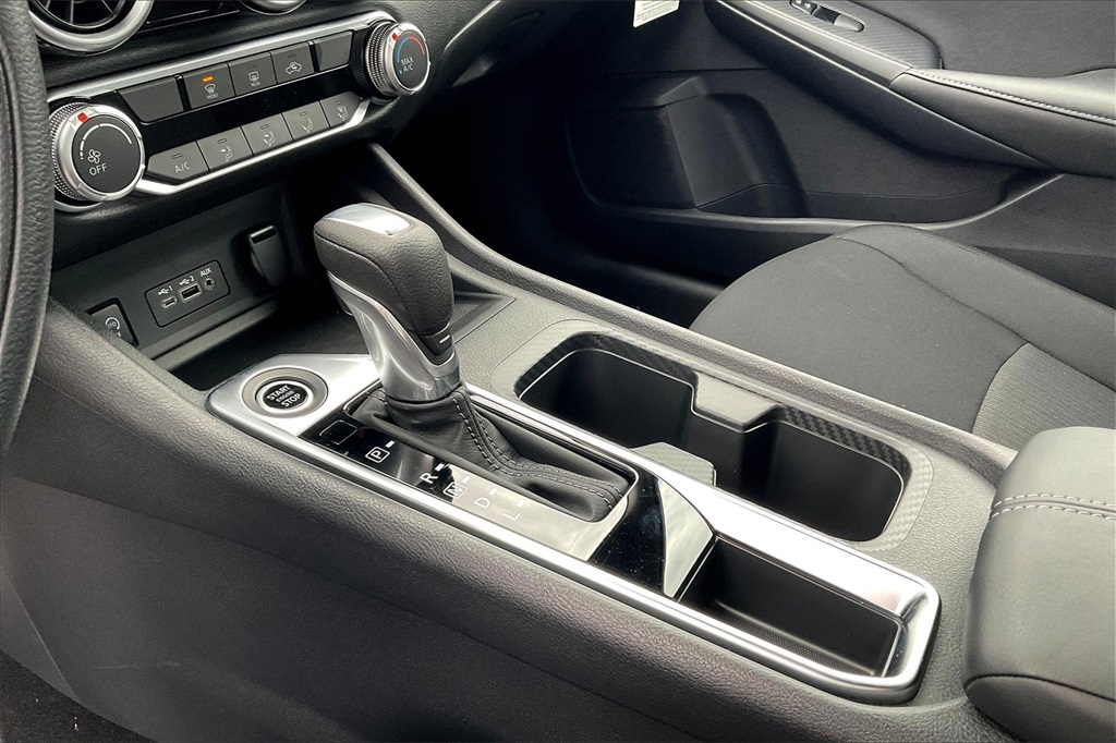 2025 Nissan Sentra SV - Photo 14