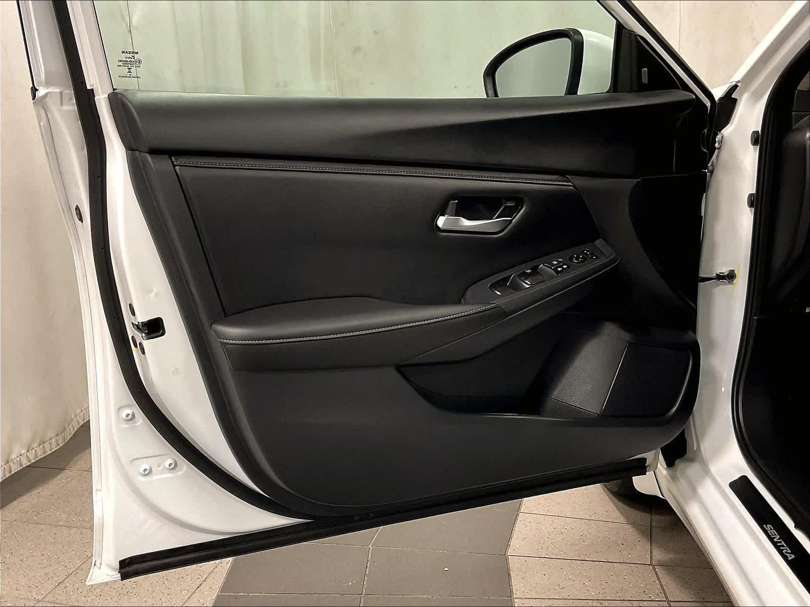 2024 Nissan Sentra SV - Photo 9