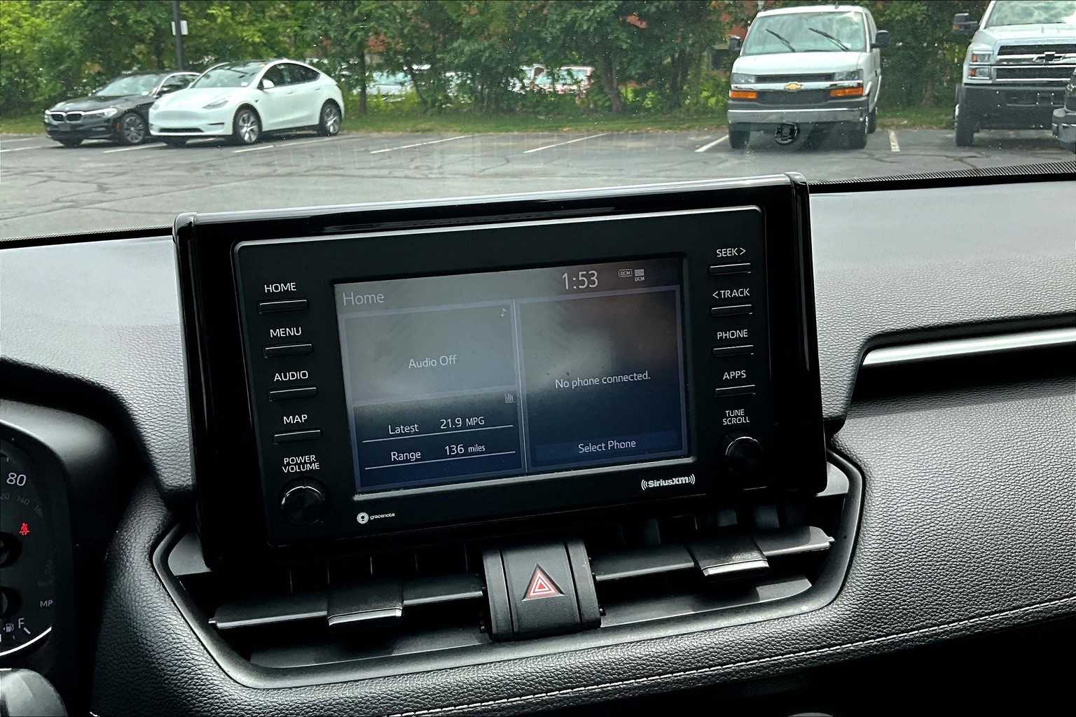 2021 Toyota RAV4 LE - Photo 18