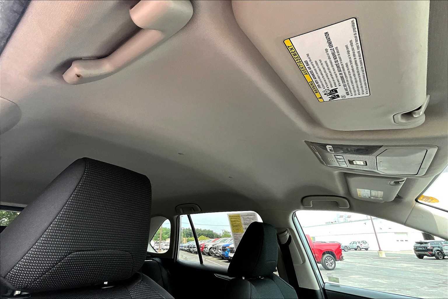 2021 Toyota RAV4 LE - Photo 22
