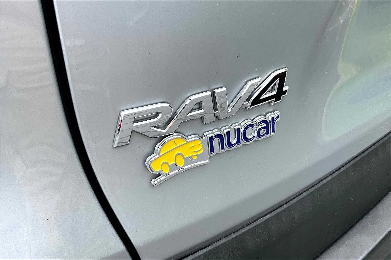 2021 Toyota RAV4 LE - Photo 29