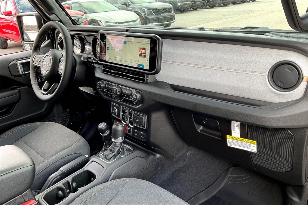 2025 Jeep Wrangler Willys - Photo 10