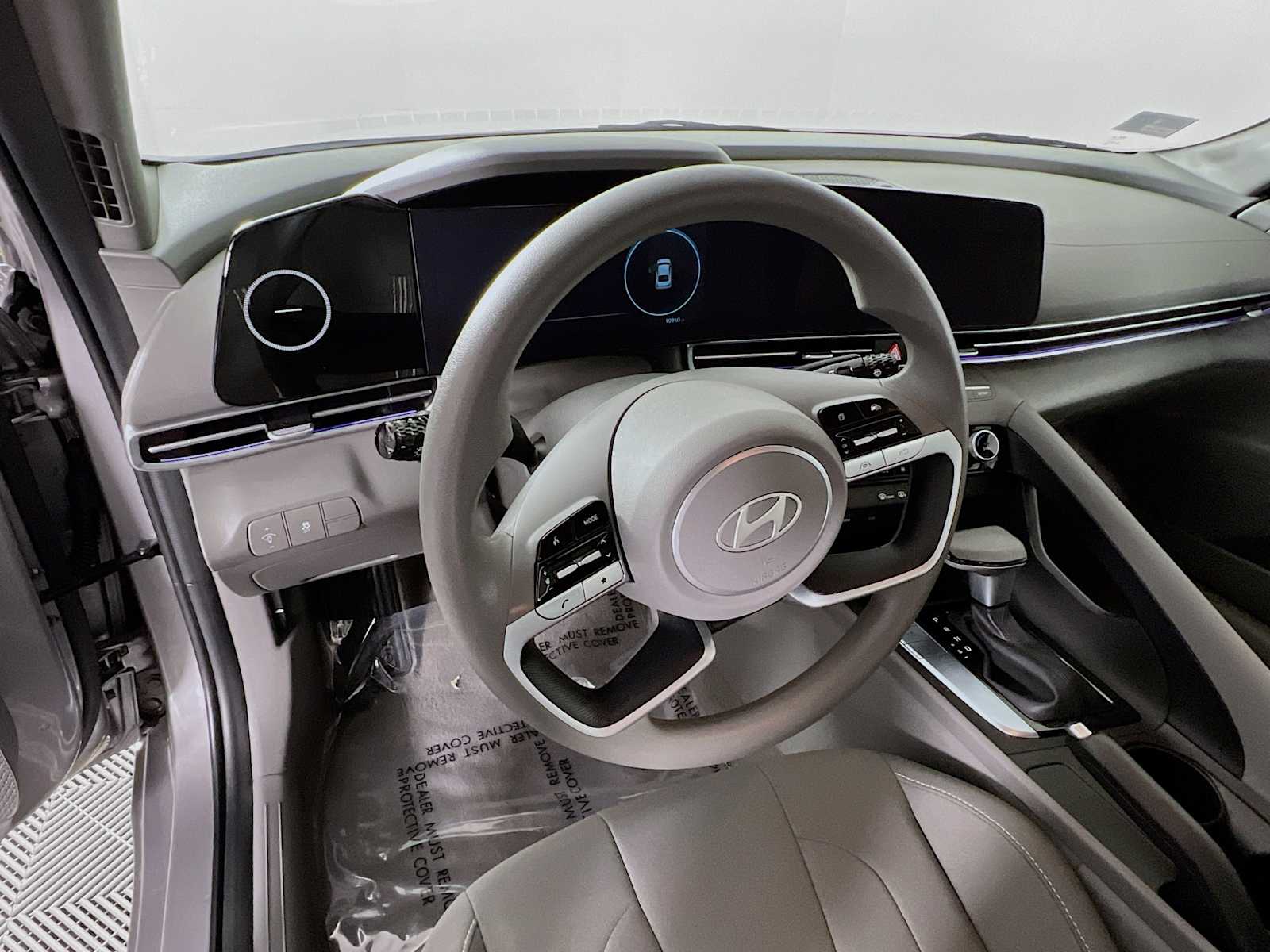 2024 Hyundai Elantra SEL - Photo 11
