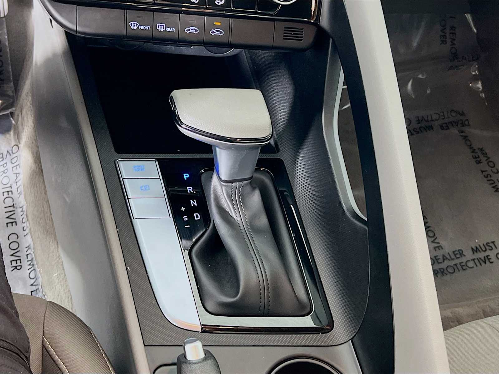 2024 Hyundai Elantra SEL - Photo 17