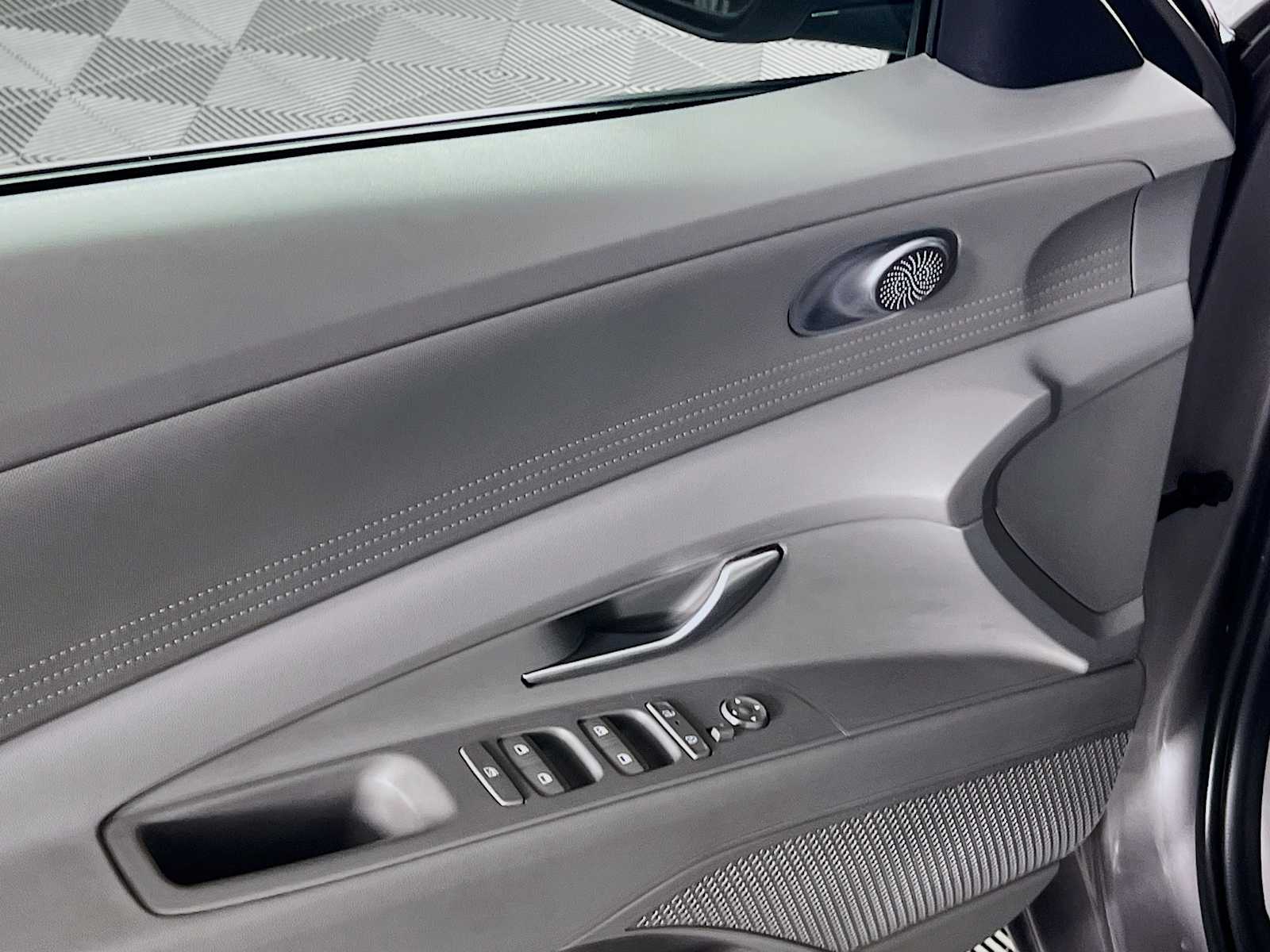 2024 Hyundai Elantra SEL - Photo 18