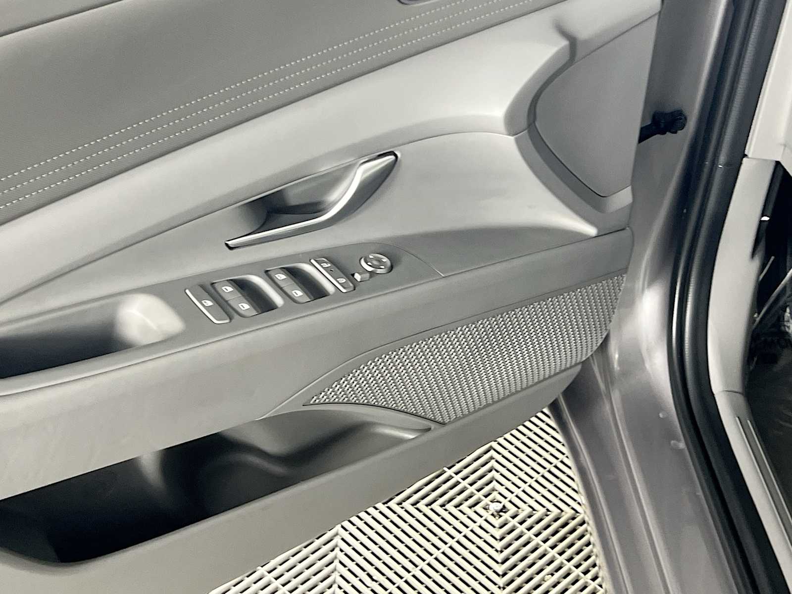 2024 Hyundai Elantra SEL - Photo 19