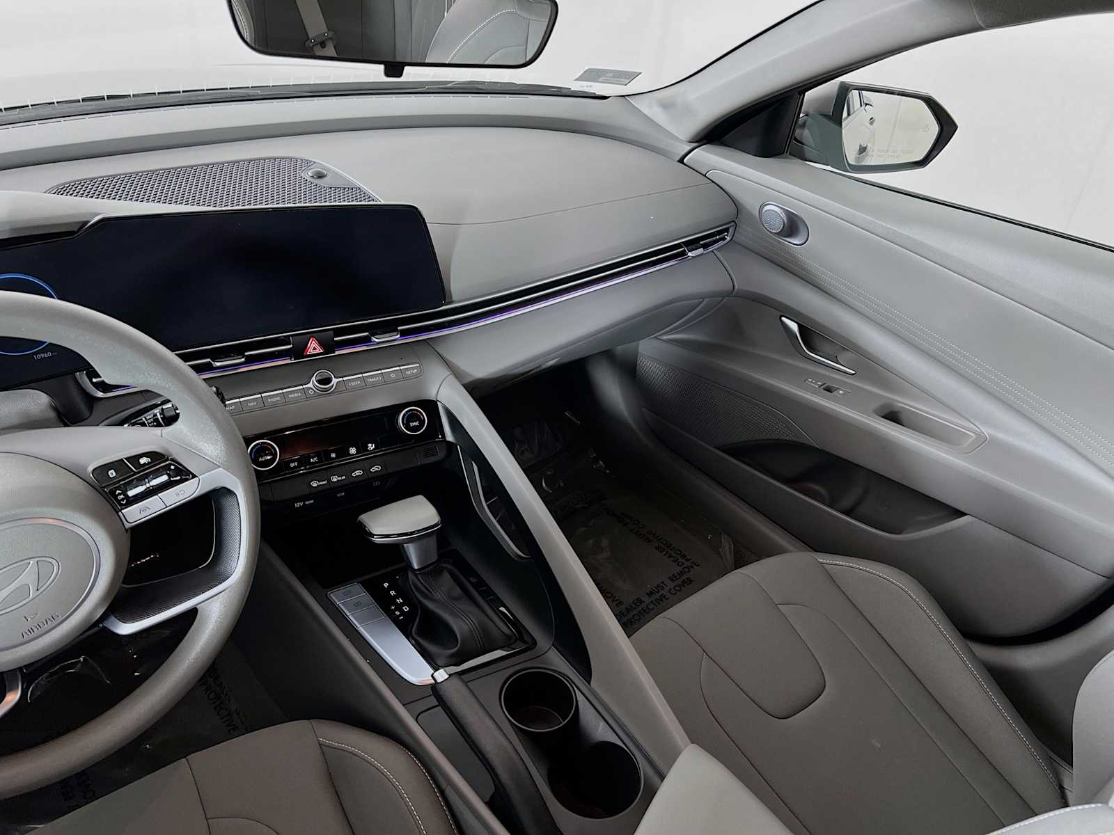 2024 Hyundai Elantra SEL - Photo 23