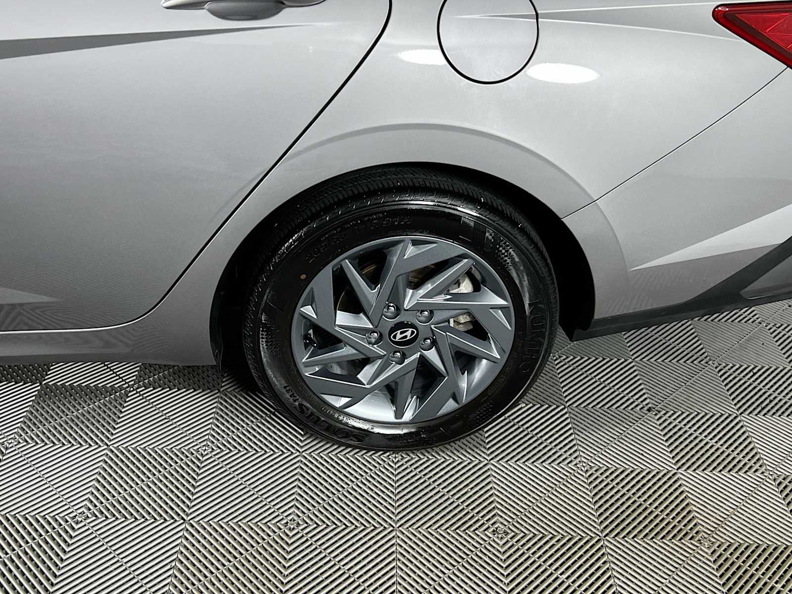 2024 Hyundai Elantra SEL - Photo 30