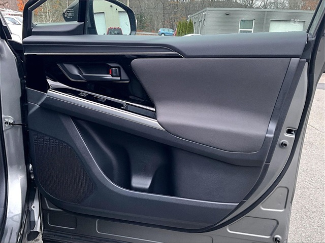 2024 Subaru Solterra Premium - Photo 19