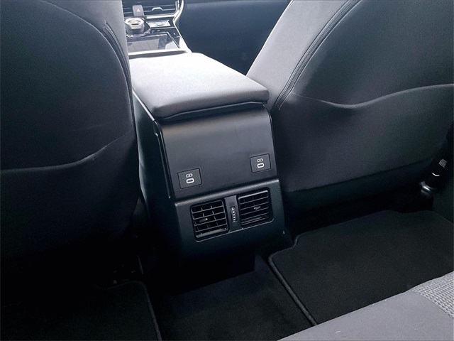 2024 Subaru Solterra Premium - Photo 28