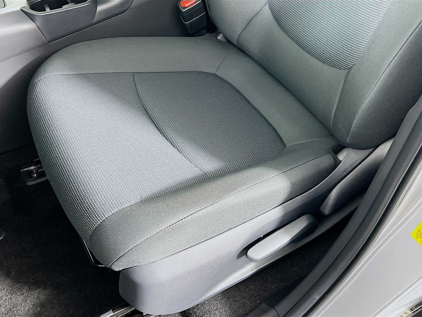 2025 Toyota RAV4 LE - Photo 17