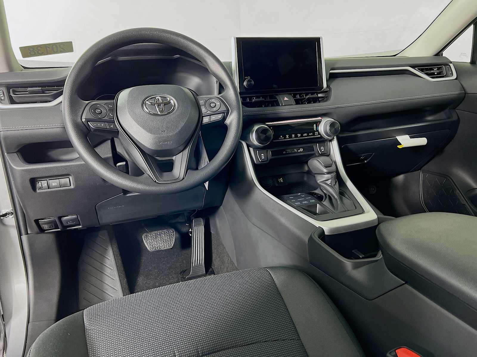 2025 Toyota RAV4 LE - Photo 6