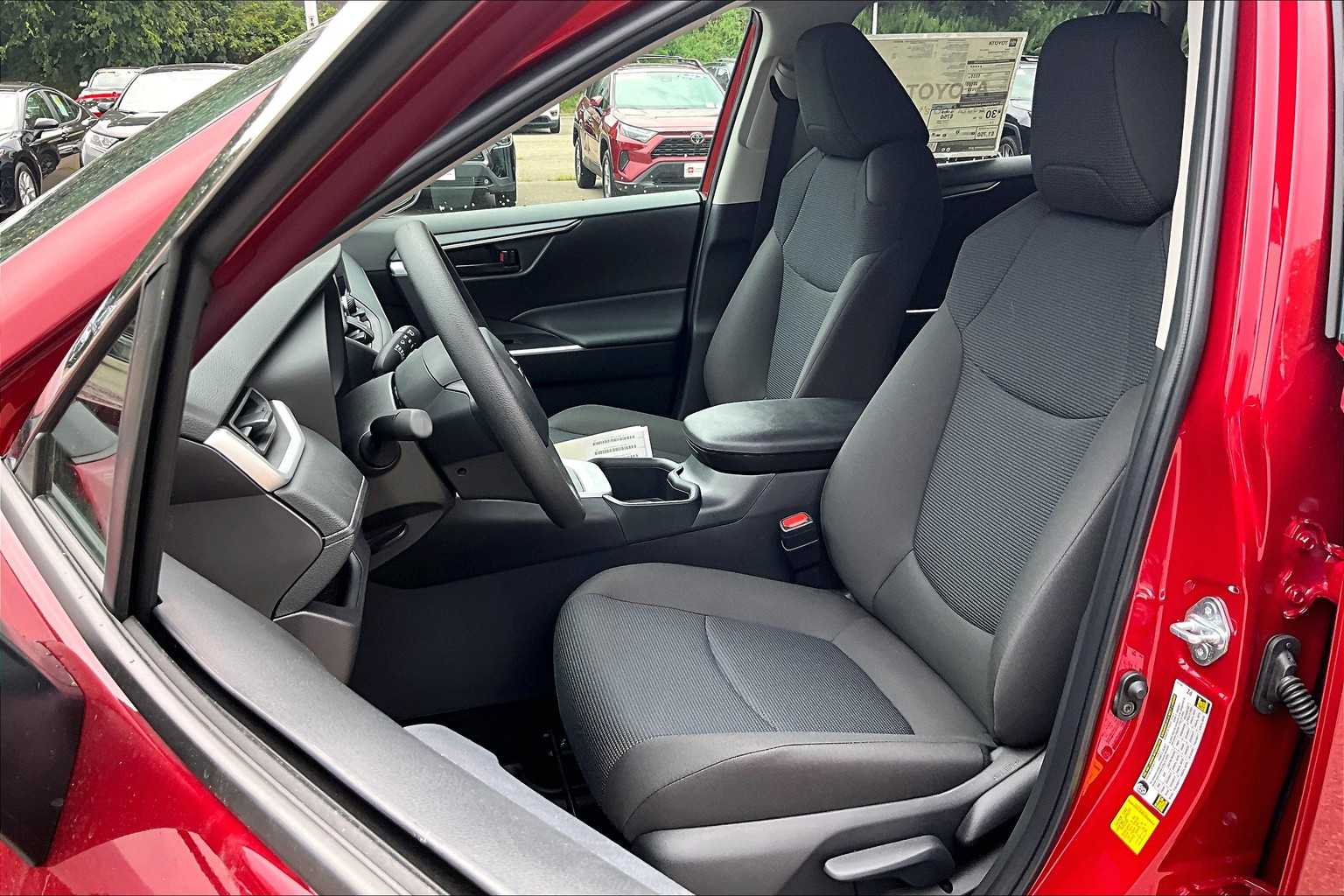 2025 Toyota RAV4 LE - Photo 11