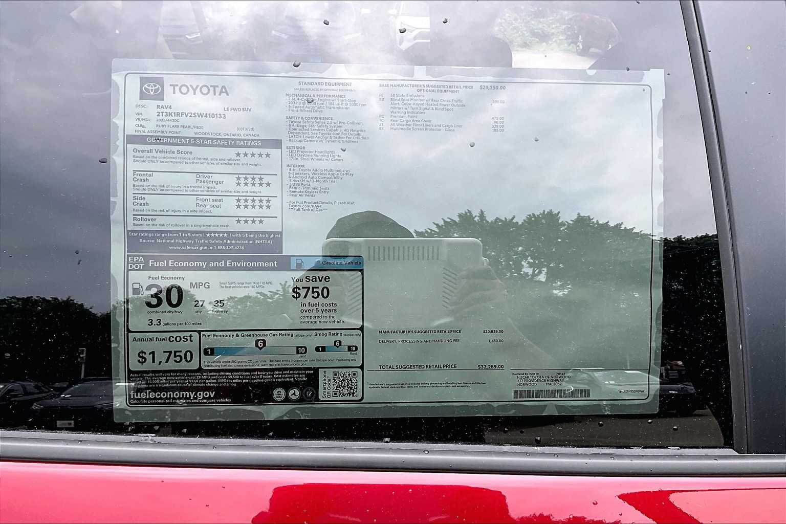 2025 Toyota RAV4 LE - Photo 18