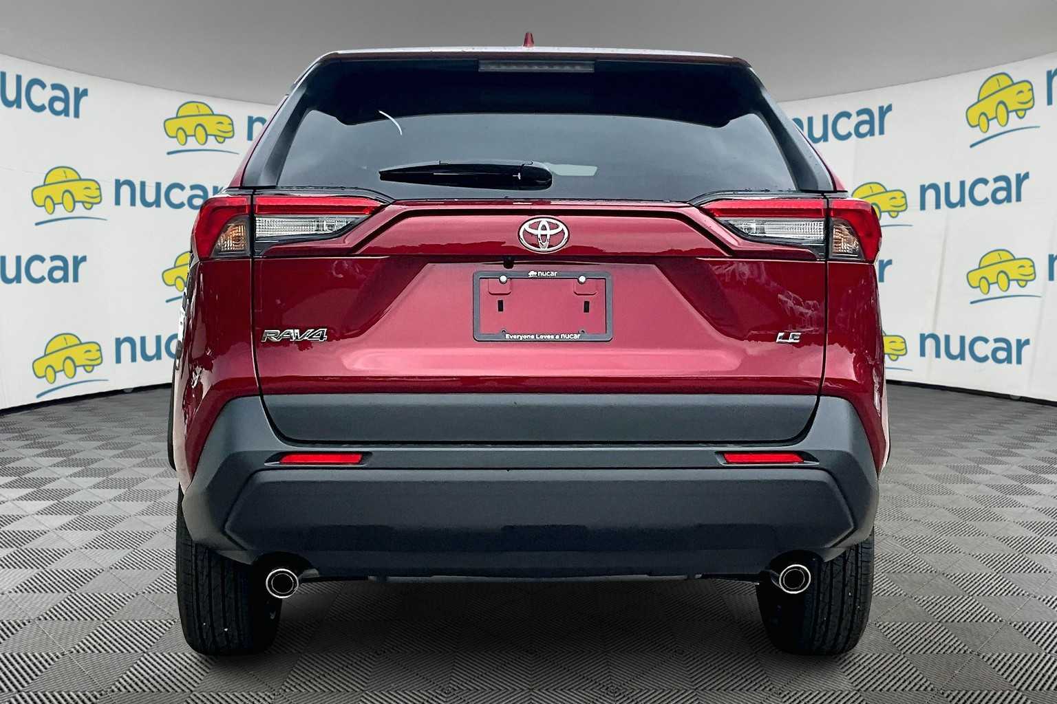 2025 Toyota RAV4 LE - Photo 6