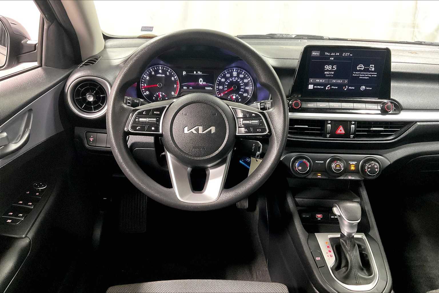 2022 Kia Forte LXS - Photo 17