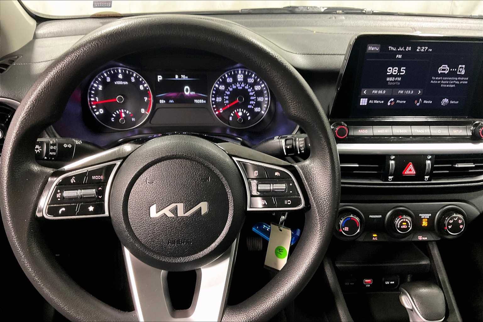 2022 Kia Forte LXS - Photo 18