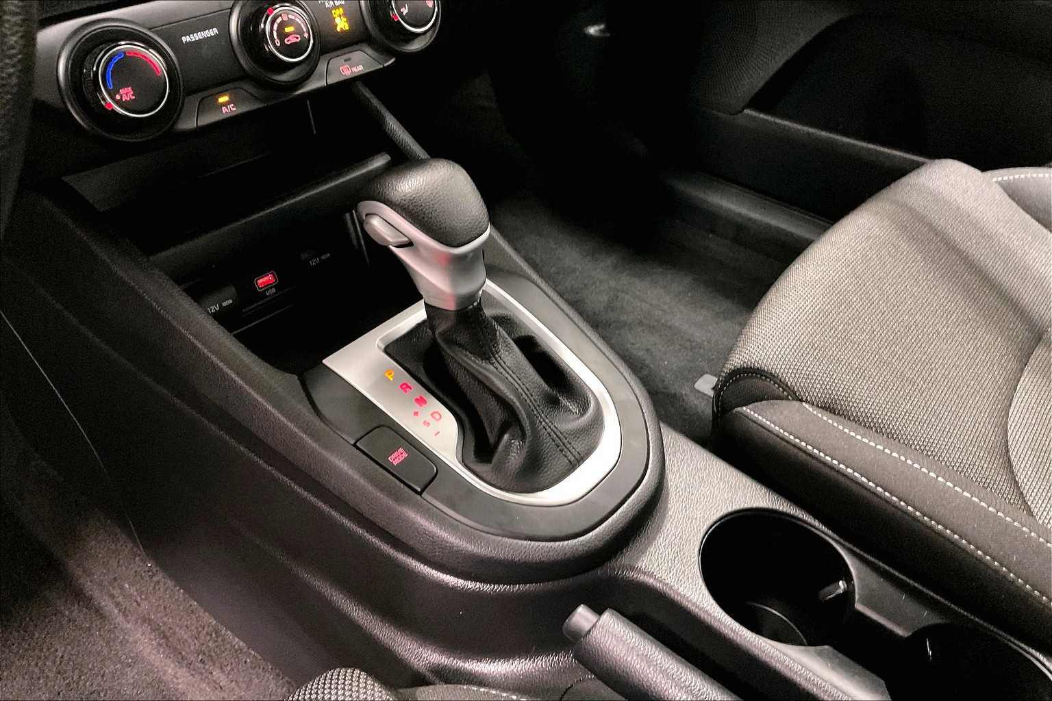 2022 Kia Forte LXS - Photo 20