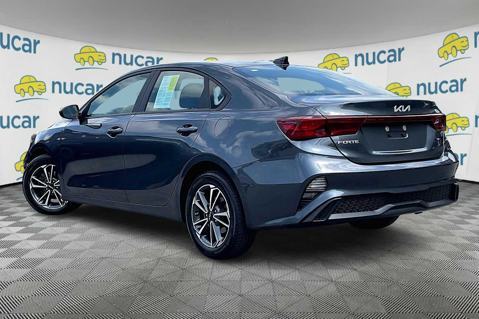 2022 Kia Forte LXS - Photo 4