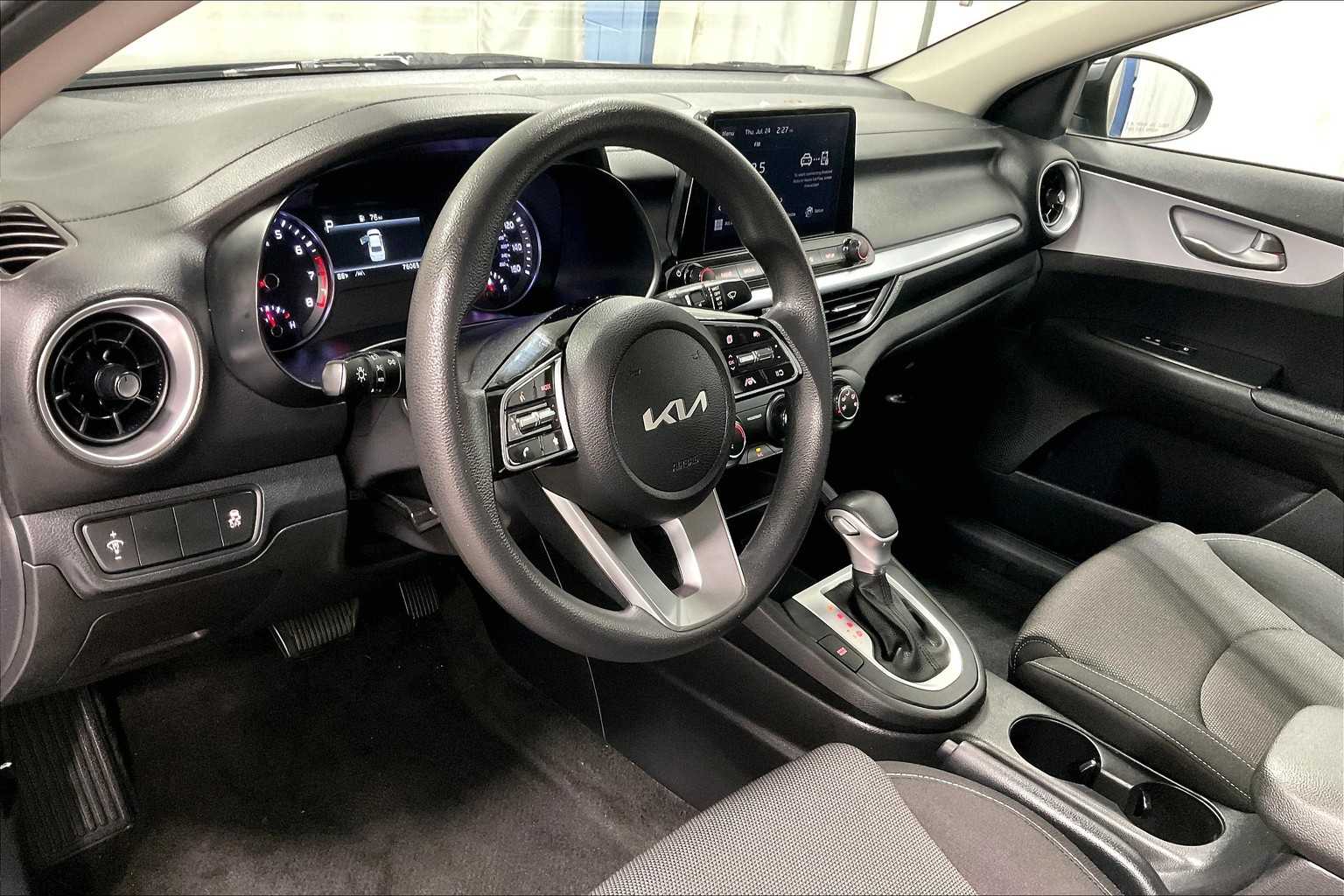 2022 Kia Forte LXS - Photo 8