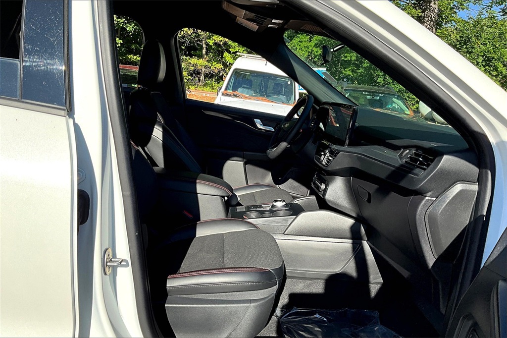2024 Ford Escape ST-Line Select - Photo 14