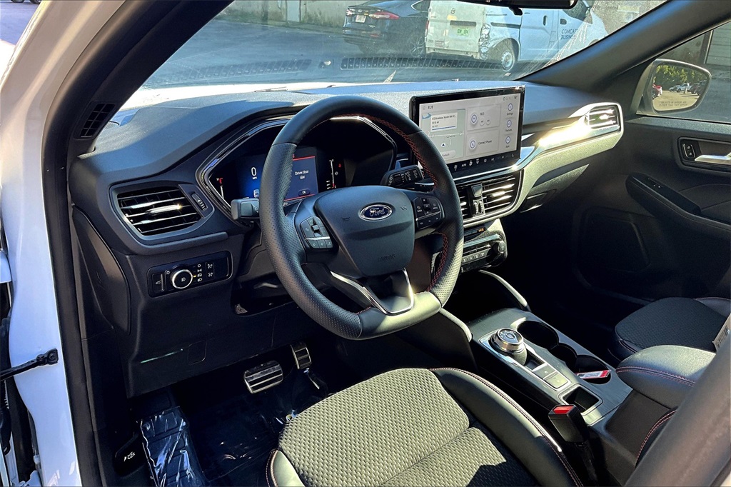 2024 Ford Escape ST-Line Select - Photo 8