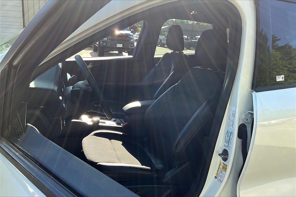 2024 Ford Escape ST-Line Select - Photo 10