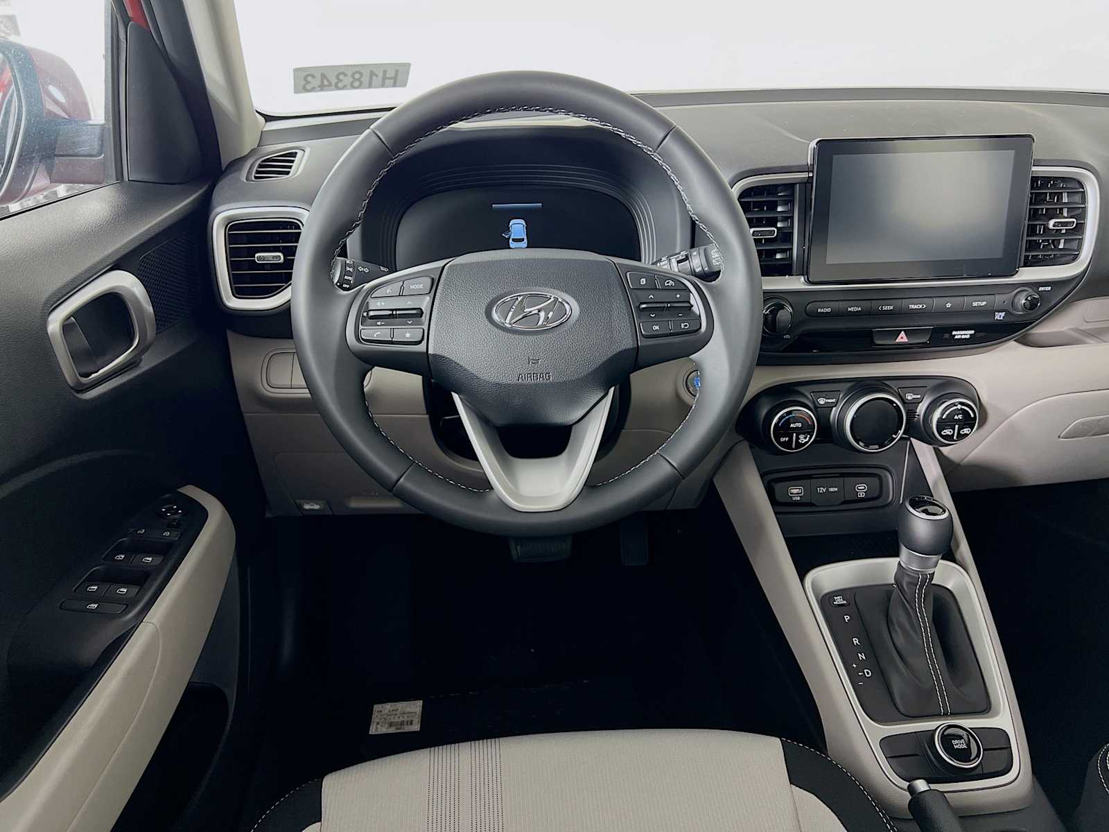 2025 Hyundai Venue SEL - Photo 14