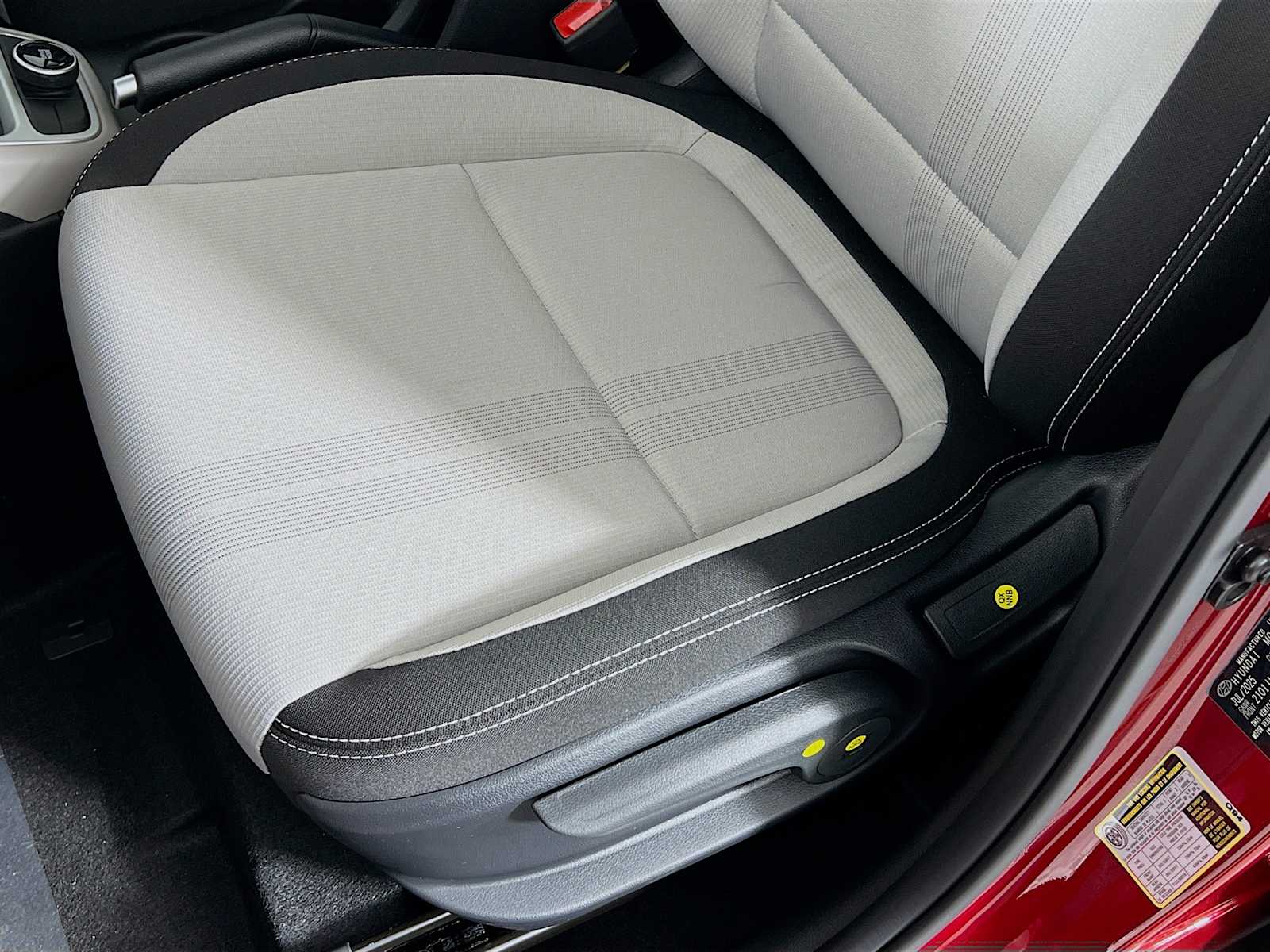 2025 Hyundai Venue SEL - Photo 16