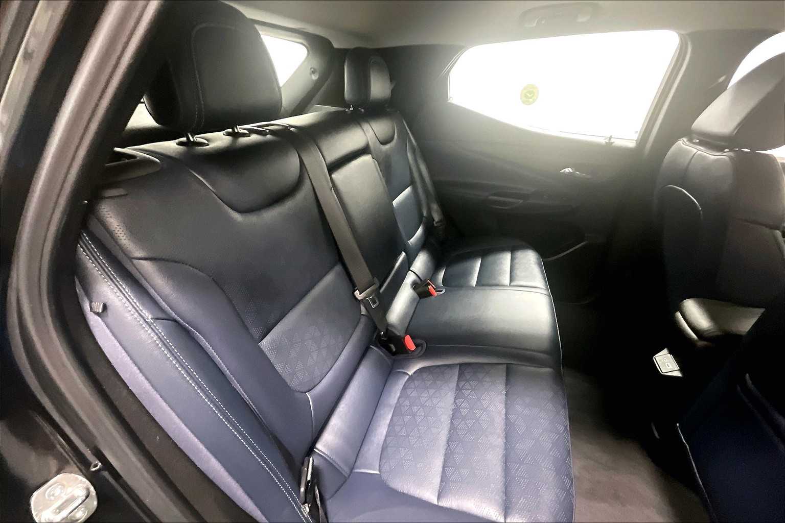 2022 Chevrolet Bolt EUV Premier - Photo 16
