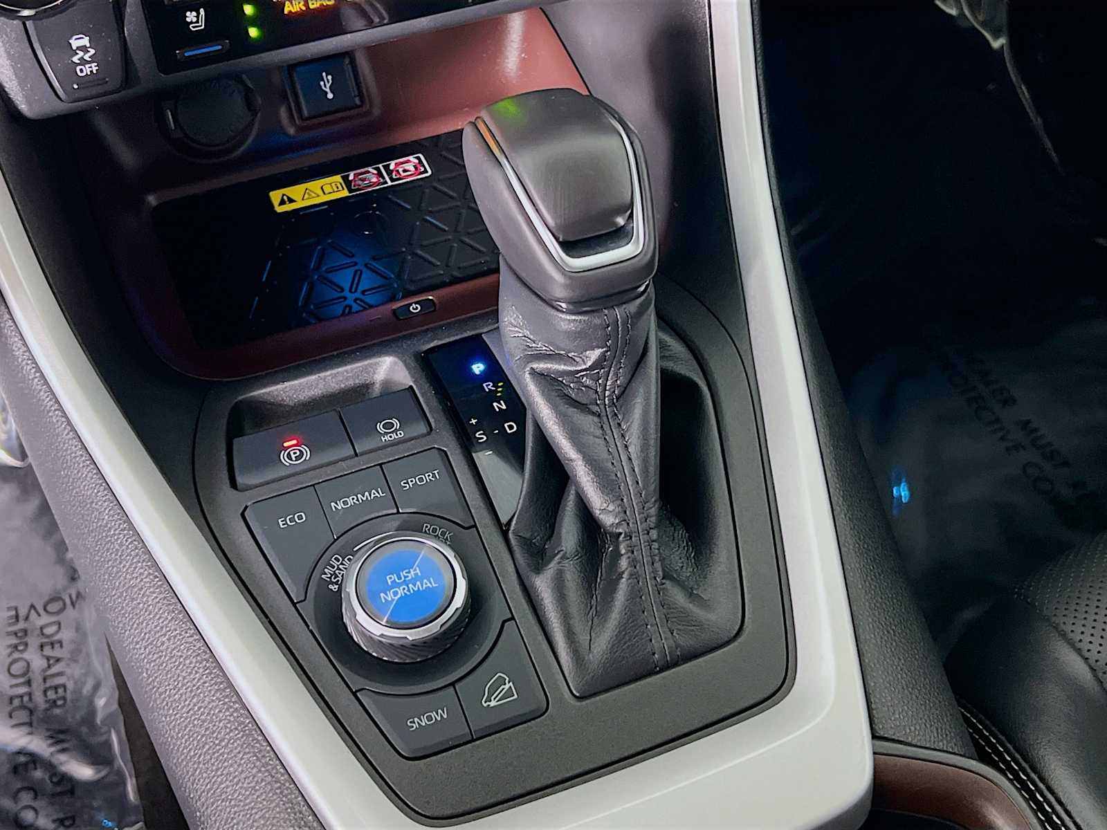 2022 Toyota RAV4 Limited - Photo 16