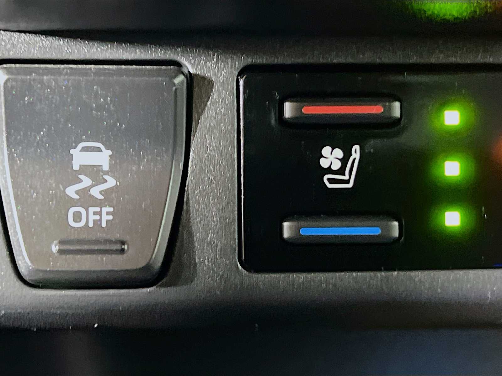 2022 Toyota RAV4 Limited - Photo 20