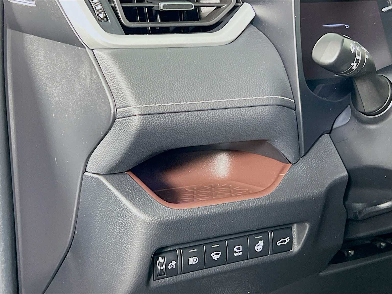 2022 Toyota RAV4 Limited - Photo 10