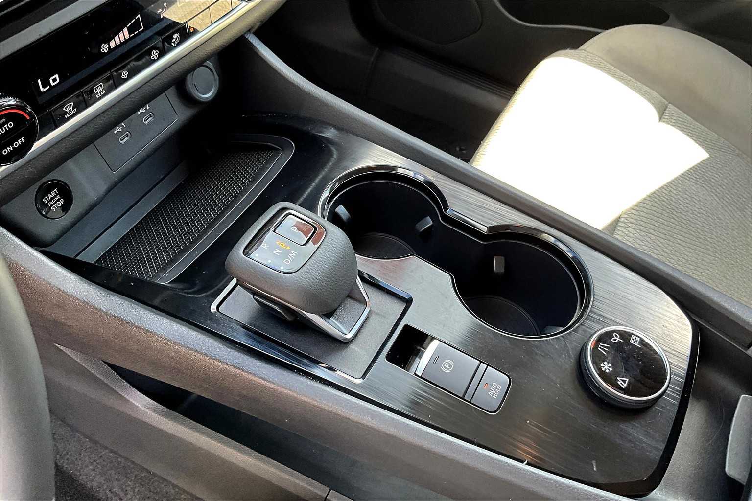 2025 Nissan Rogue SV - Photo 20