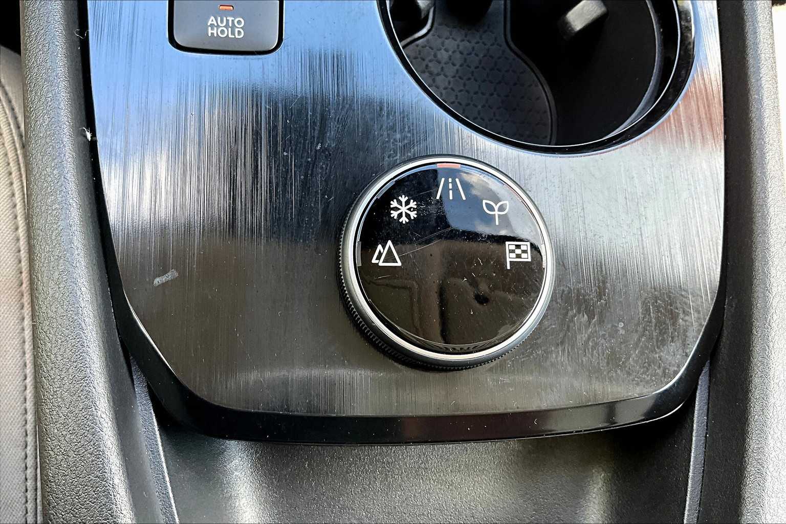 2025 Nissan Rogue SV - Photo 26
