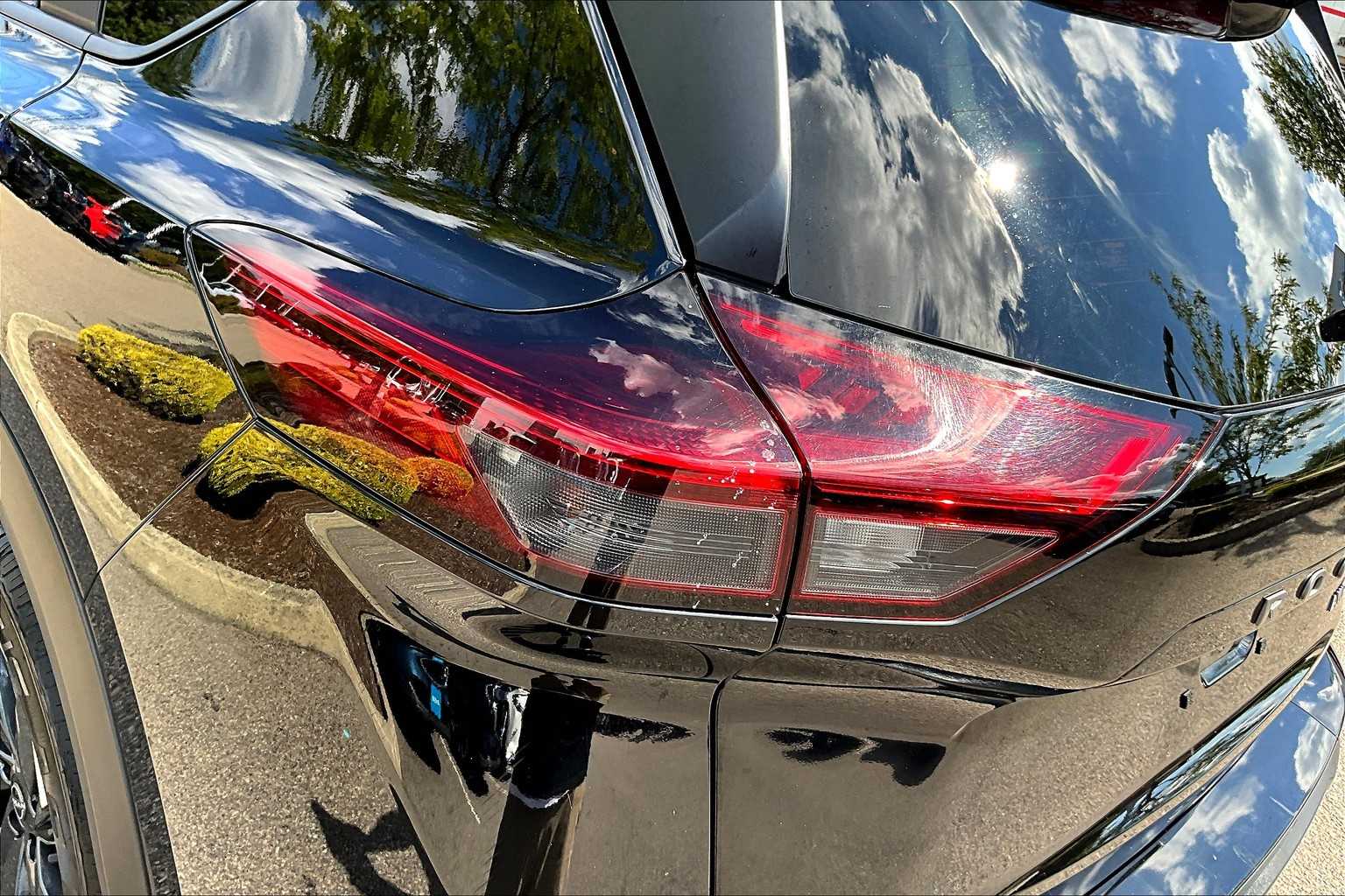 2025 Nissan Rogue SV - Photo 32
