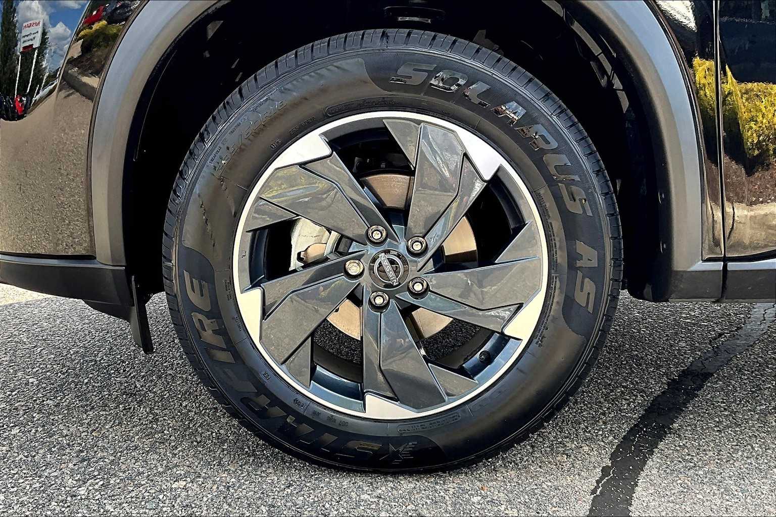 2025 Nissan Rogue SV - Photo 7