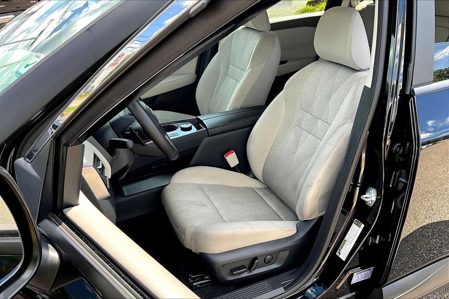 2025 Nissan Rogue SV - Photo 10