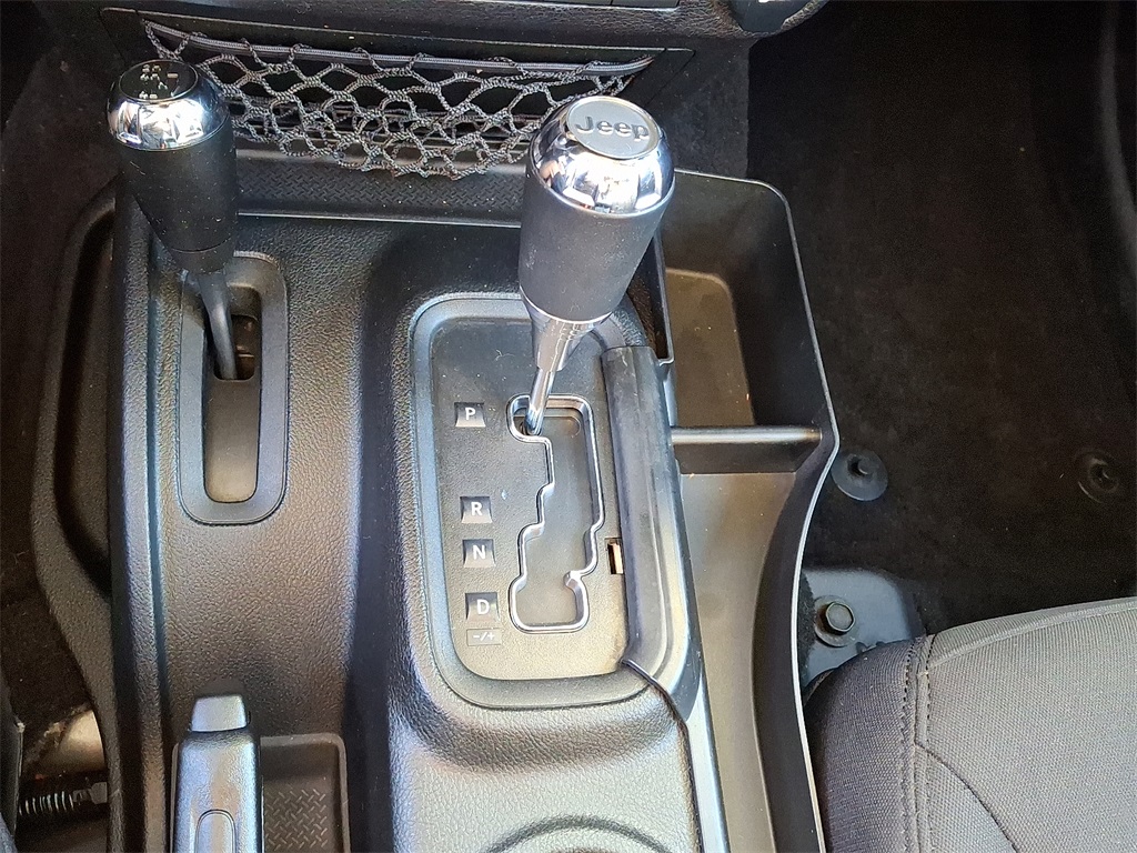 2017 Jeep Wrangler Unlimited Sport - Photo 15