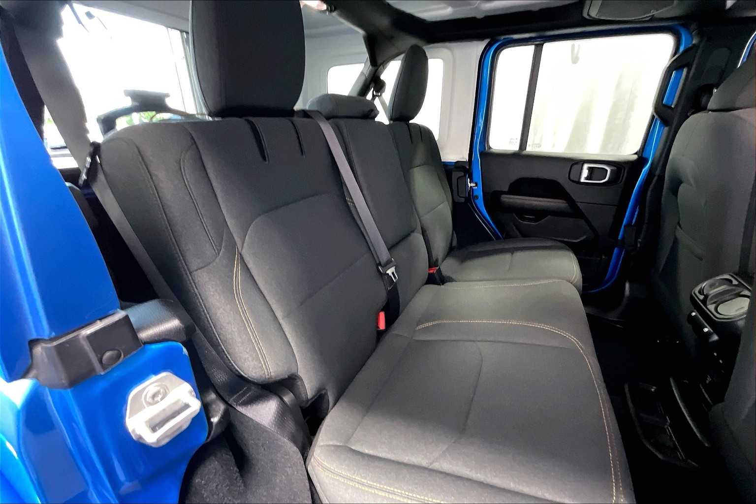 2024 Jeep Wrangler 4xe Sahara - Photo 16