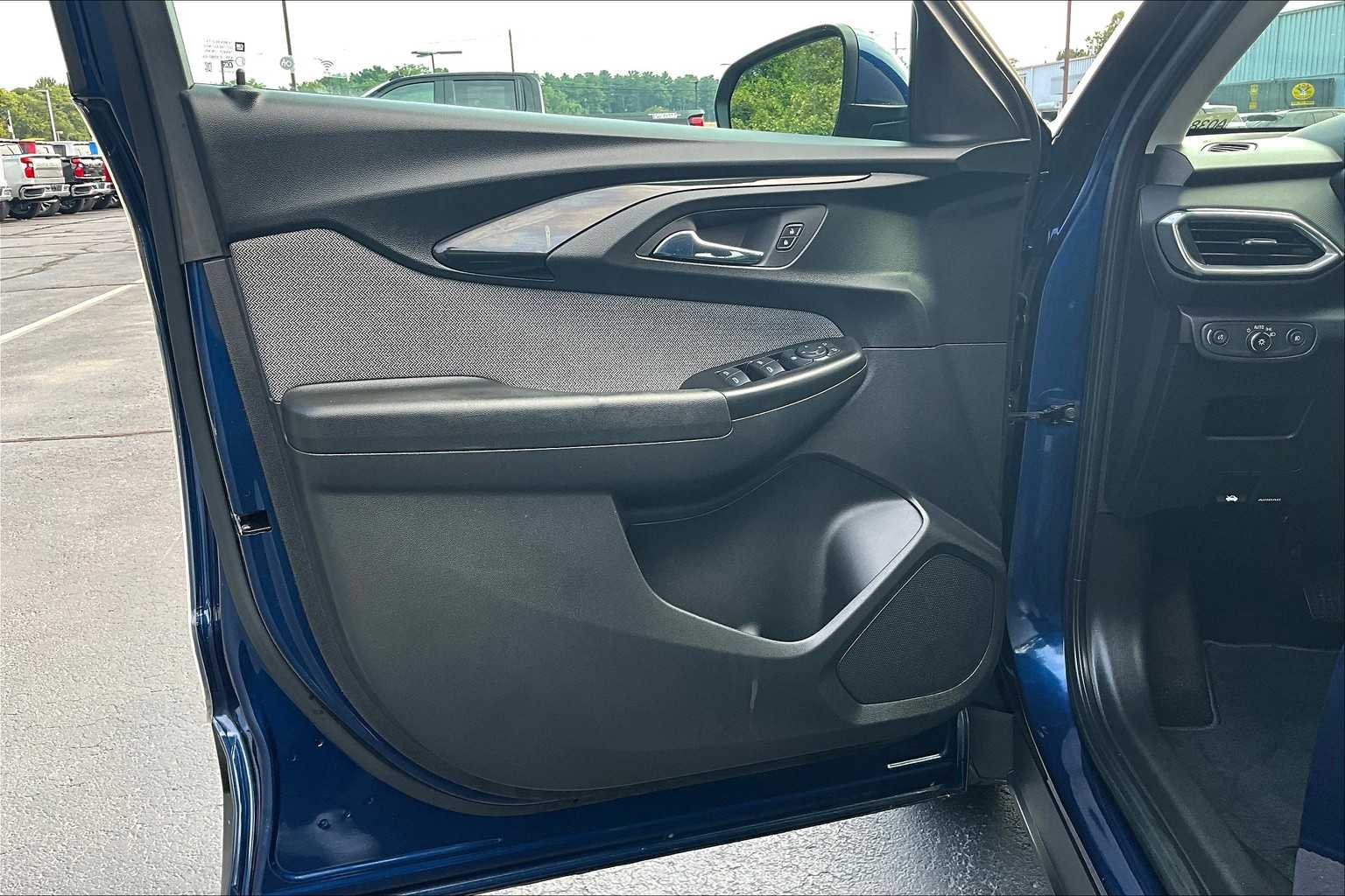 2022 Chevrolet TrailBlazer LT - Photo 9